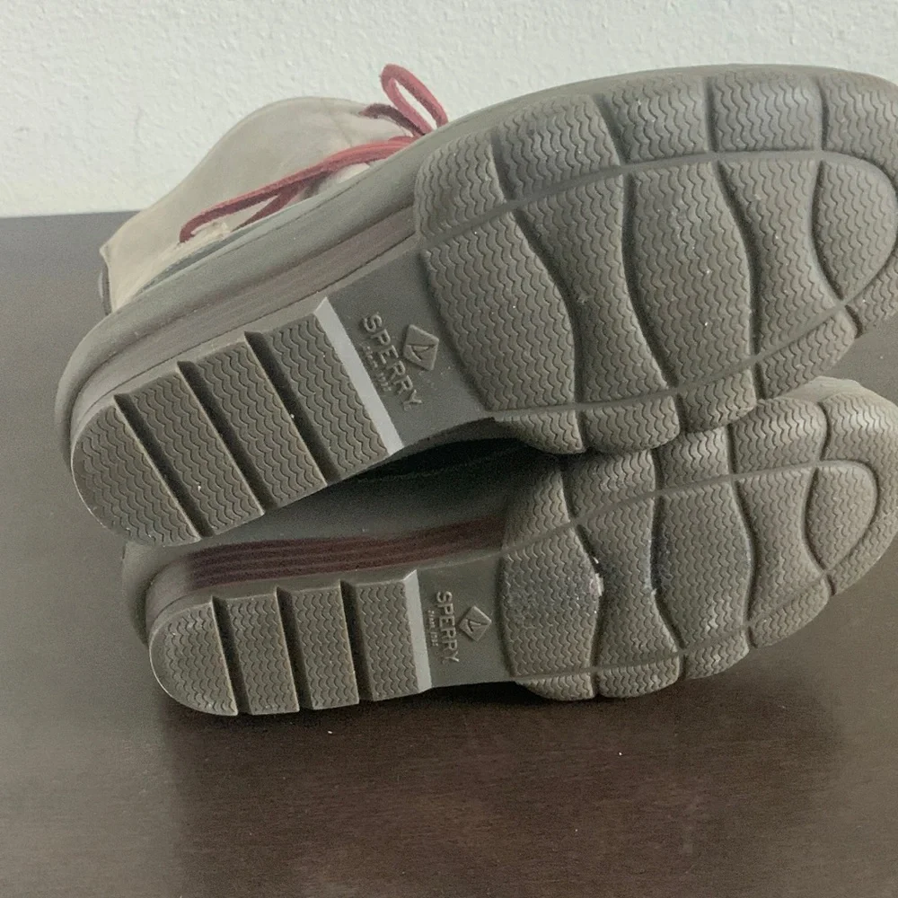 Sperry Duck Boots Gray and Red Lace Up Boots. - Picture 7 of 8